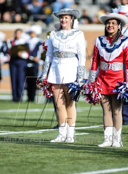 Thumbnail 1 in Denton Ryan vs Fossil Ridge (UIL 5A Regional Playoff) photogallery.