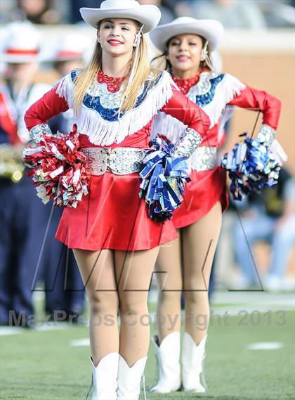 Thumbnail 3 in Denton Ryan vs Fossil Ridge (UIL 5A Regional Playoff) photogallery.