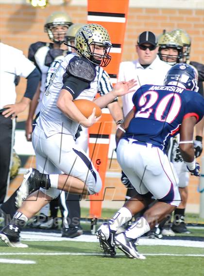 Thumbnail 1 in Denton Ryan vs Fossil Ridge (UIL 5A Regional Playoff) photogallery.