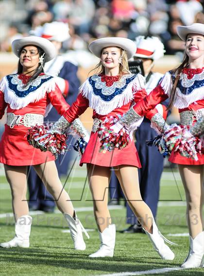 Thumbnail 1 in Denton Ryan vs Fossil Ridge (UIL 5A Regional Playoff) photogallery.