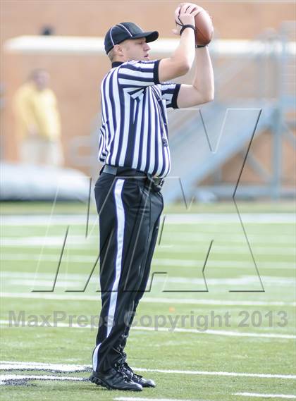 Thumbnail 1 in Denton Ryan vs Fossil Ridge (UIL 5A Regional Playoff) photogallery.