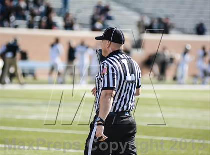 Thumbnail 3 in Denton Ryan vs Fossil Ridge (UIL 5A Regional Playoff) photogallery.