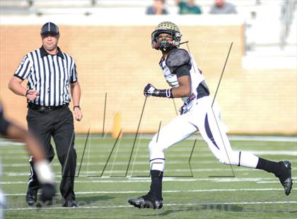 Thumbnail 3 in Denton Ryan vs Fossil Ridge (UIL 5A Regional Playoff) photogallery.