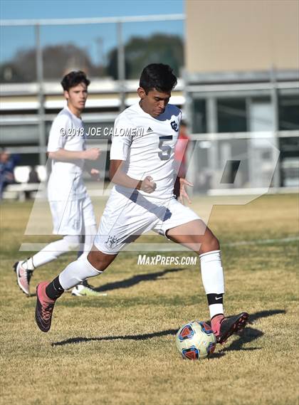 Thumbnail 2 in Lee [Robert E.] vs Central Catholic (NEISD Tournament) photogallery.