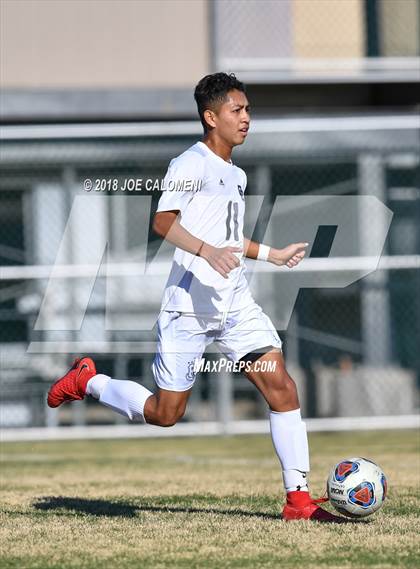 Thumbnail 3 in Lee [Robert E.] vs Central Catholic (NEISD Tournament) photogallery.