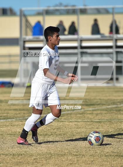 Thumbnail 2 in Lee [Robert E.] vs Central Catholic (NEISD Tournament) photogallery.