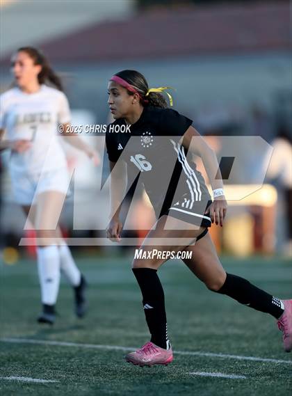 Thumbnail 2 in Tanque Verde vs Salpointe Catholic (Kelly Pierce Soccer Tournament) photogallery.