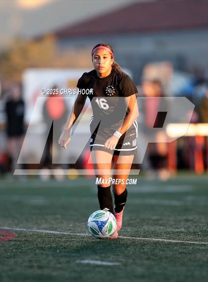 Thumbnail 1 in Tanque Verde vs Salpointe Catholic (Kelly Pierce Soccer Tournament) photogallery.