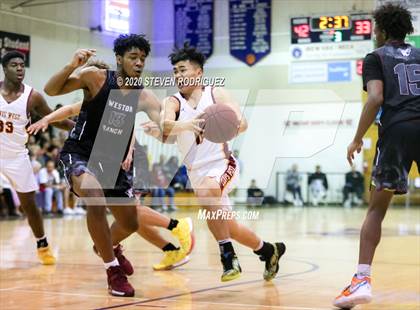 Thumbnail 2 in Clovis West vs. Weston Ranch photogallery.