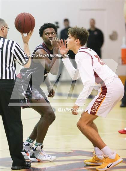 Thumbnail 2 in Clovis West vs. Weston Ranch photogallery.