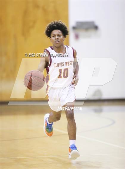 Thumbnail 2 in Clovis West vs. Weston Ranch photogallery.