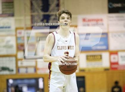 Thumbnail 1 in Clovis West vs. Weston Ranch photogallery.