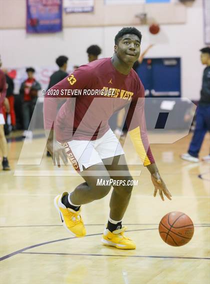 Thumbnail 2 in Clovis West vs. Weston Ranch photogallery.