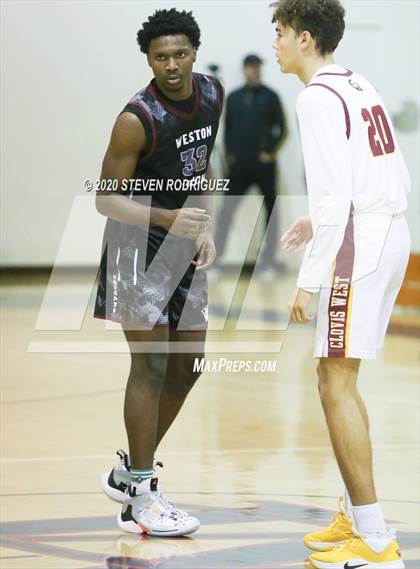 Thumbnail 1 in Clovis West vs. Weston Ranch photogallery.