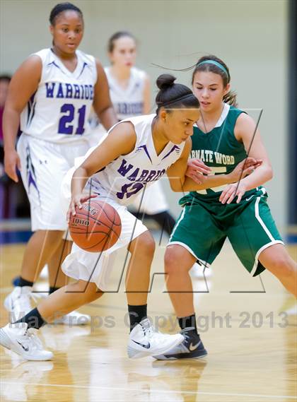 Thumbnail 2 in Warren vs Incarnate Word photogallery.