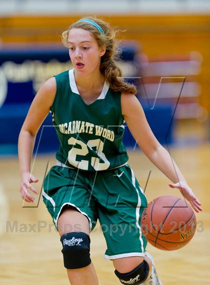 Thumbnail 3 in Warren vs Incarnate Word photogallery.