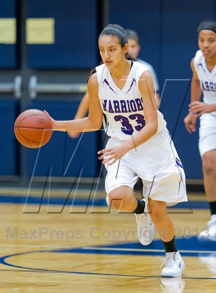 Thumbnail 3 in Warren vs Incarnate Word photogallery.