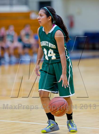 Thumbnail 2 in Warren vs Incarnate Word photogallery.