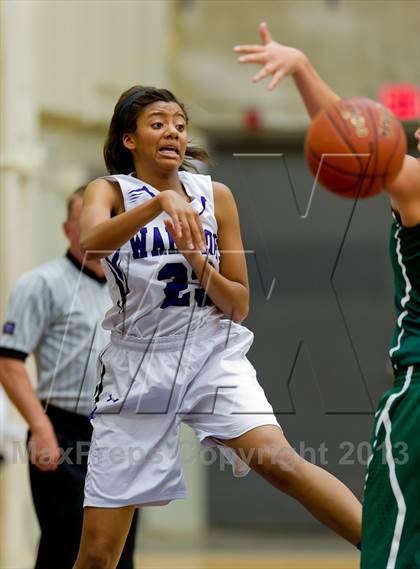 Thumbnail 3 in Warren vs Incarnate Word photogallery.