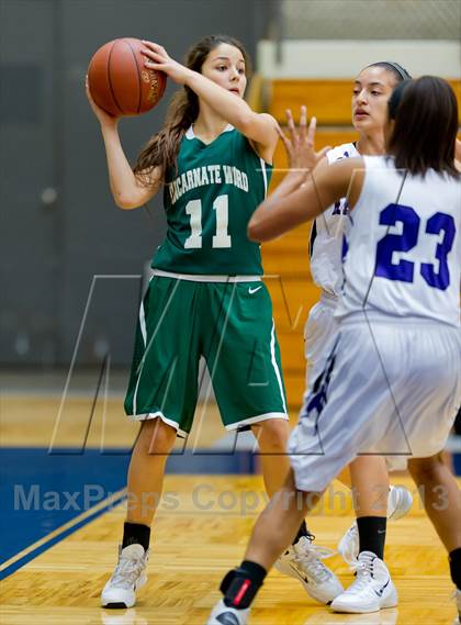 Thumbnail 3 in Warren vs Incarnate Word photogallery.