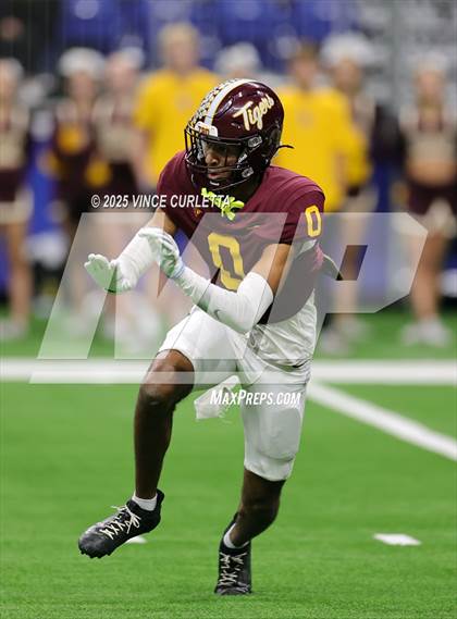 Thumbnail 2 in Dripping Springs vs. Vandegrift (UIL 6A D2 Football Quarterfinal) photogallery.