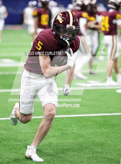 Thumbnail 2 in Dripping Springs vs. Vandegrift (UIL 6A D2 Football Quarterfinal) photogallery.