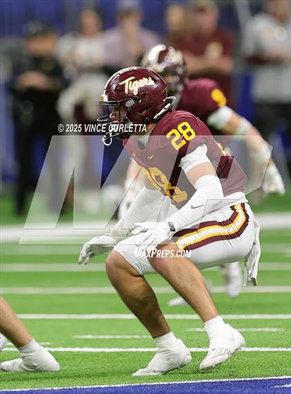Thumbnail 2 in Dripping Springs vs. Vandegrift (UIL 6A D2 Football Quarterfinal) photogallery.