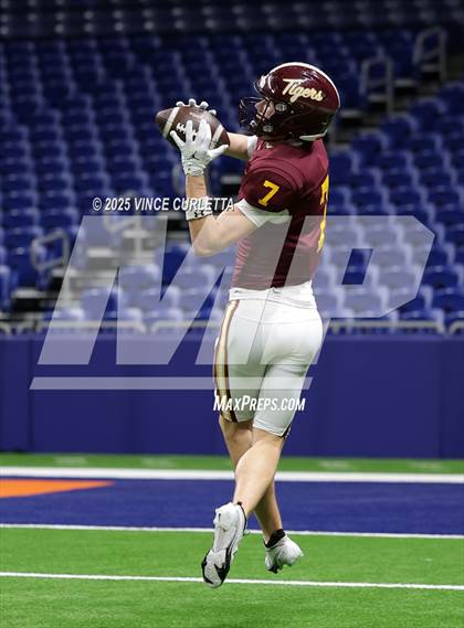 Thumbnail 2 in Dripping Springs vs. Vandegrift (UIL 6A D2 Football Quarterfinal) photogallery.