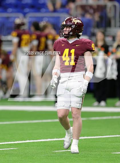 Thumbnail 2 in Dripping Springs vs. Vandegrift (UIL 6A D2 Football Quarterfinal) photogallery.