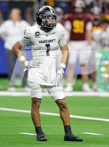 Thumbnail 2 in Dripping Springs vs. Vandegrift (UIL 6A D2 Football Quarterfinal) photogallery.