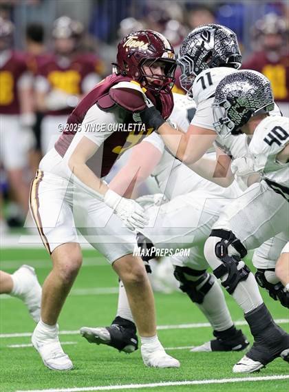 Thumbnail 2 in Dripping Springs vs. Vandegrift (UIL 6A D2 Football Quarterfinal) photogallery.