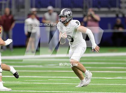 Thumbnail 1 in Dripping Springs vs. Vandegrift (UIL 6A D2 Football Quarterfinal) photogallery.