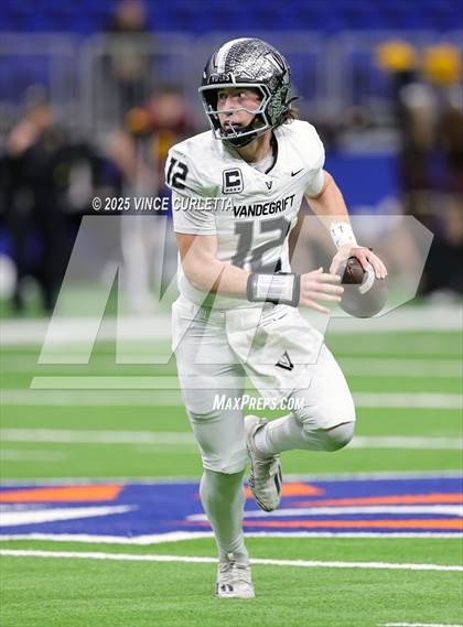 Thumbnail 1 in Dripping Springs vs. Vandegrift (UIL 6A D2 Football Quarterfinal) photogallery.
