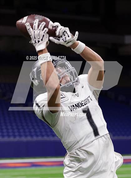Thumbnail 1 in Dripping Springs vs. Vandegrift (UIL 6A D2 Football Quarterfinal) photogallery.