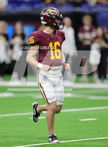 Thumbnail 1 in Dripping Springs vs. Vandegrift (UIL 6A D2 Football Quarterfinal) photogallery.