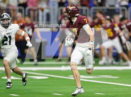 Thumbnail 2 in Dripping Springs vs. Vandegrift (UIL 6A D2 Football Quarterfinal) photogallery.