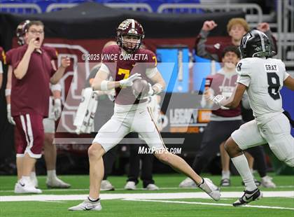 Thumbnail 1 in Dripping Springs vs. Vandegrift (UIL 6A D2 Football Quarterfinal) photogallery.
