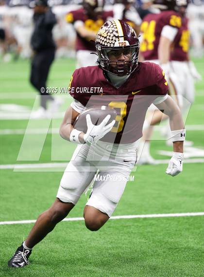 Thumbnail 2 in Dripping Springs vs. Vandegrift (UIL 6A D2 Football Quarterfinal) photogallery.