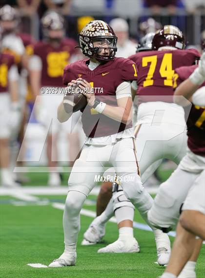 Thumbnail 1 in Dripping Springs vs. Vandegrift (UIL 6A D2 Football Quarterfinal) photogallery.