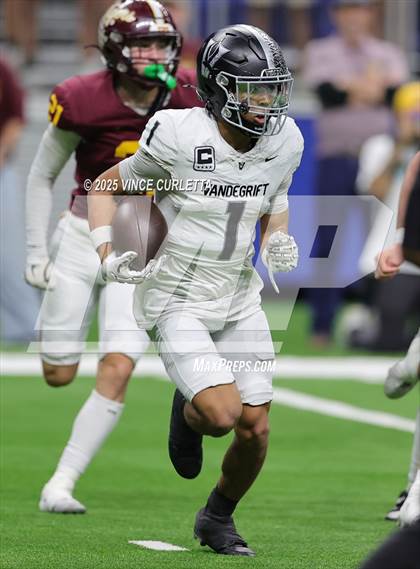 Thumbnail 1 in Dripping Springs vs. Vandegrift (UIL 6A D2 Football Quarterfinal) photogallery.