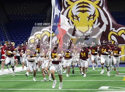 Thumbnail 1 in Dripping Springs vs. Vandegrift (UIL 6A D2 Football Quarterfinal) photogallery.