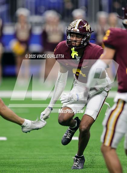 Thumbnail 1 in Dripping Springs vs. Vandegrift (UIL 6A D2 Football Quarterfinal) photogallery.