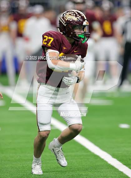 Thumbnail 1 in Dripping Springs vs. Vandegrift (UIL 6A D2 Football Quarterfinal) photogallery.