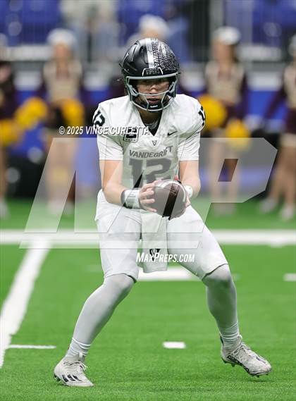 Thumbnail 2 in Dripping Springs vs. Vandegrift (UIL 6A D2 Football Quarterfinal) photogallery.