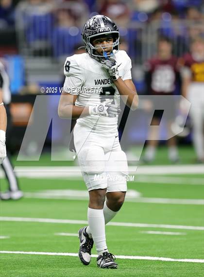 Thumbnail 1 in Dripping Springs vs. Vandegrift (UIL 6A D2 Football Quarterfinal) photogallery.