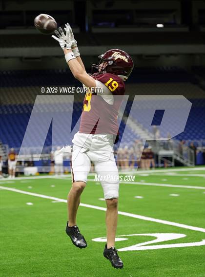 Thumbnail 2 in Dripping Springs vs. Vandegrift (UIL 6A D2 Football Quarterfinal) photogallery.