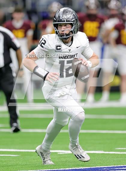 Thumbnail 1 in Dripping Springs vs. Vandegrift (UIL 6A D2 Football Quarterfinal) photogallery.