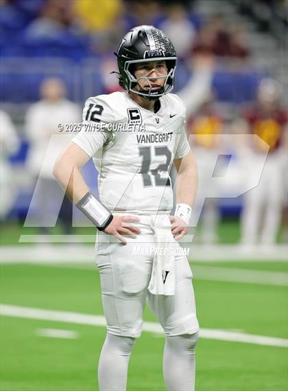 Thumbnail 2 in Dripping Springs vs. Vandegrift (UIL 6A D2 Football Quarterfinal) photogallery.