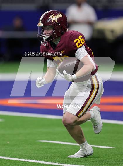 Thumbnail 2 in Dripping Springs vs. Vandegrift (UIL 6A D2 Football Quarterfinal) photogallery.