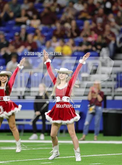 Thumbnail 2 in Dripping Springs vs. Vandegrift (UIL 6A D2 Football Quarterfinal) photogallery.